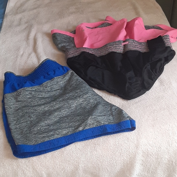 2 pair Xersion women shorts - Picture 2 of 3